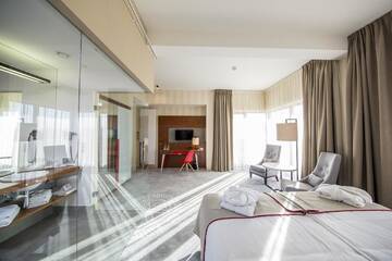 Фото номера Двухместный номер с 1 кроватью и видом на горы Отель Hotel Kopieniec Fizjo- Med &amp; SPA г. Мужасихле 4